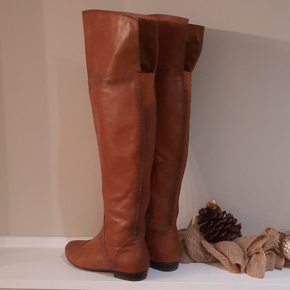 Boots - Picture 3 of 4